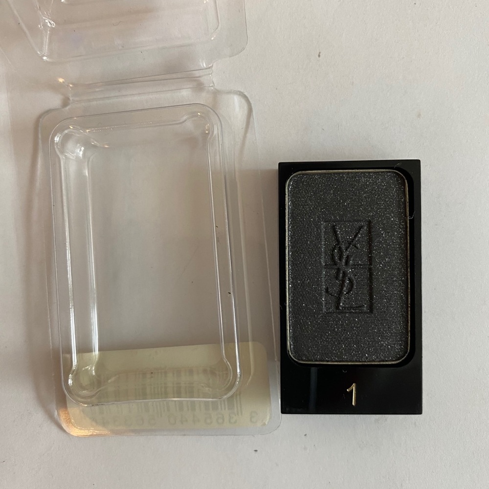 Ysl ombre solo black shimmer black eyeshadow